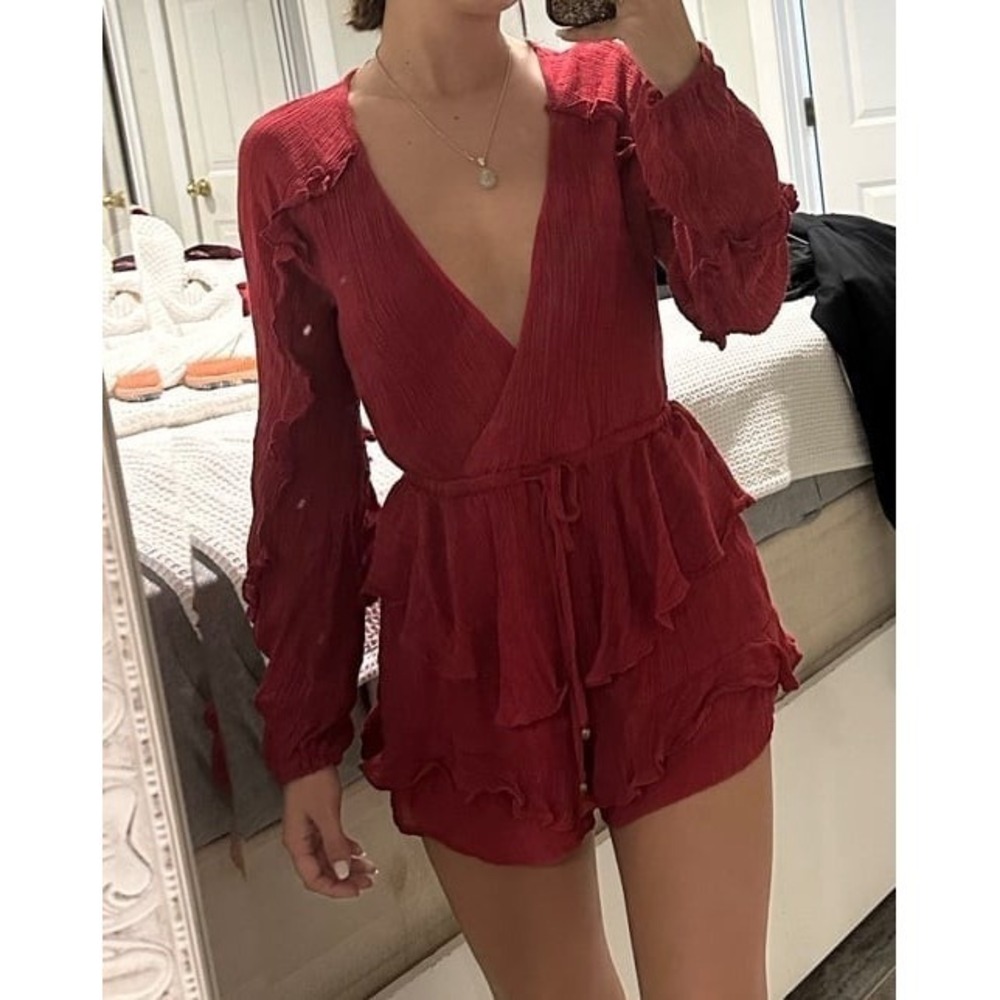 Saints + Secrets Maroon Red Ruffle Romper Long Sleeve V-Neck Small